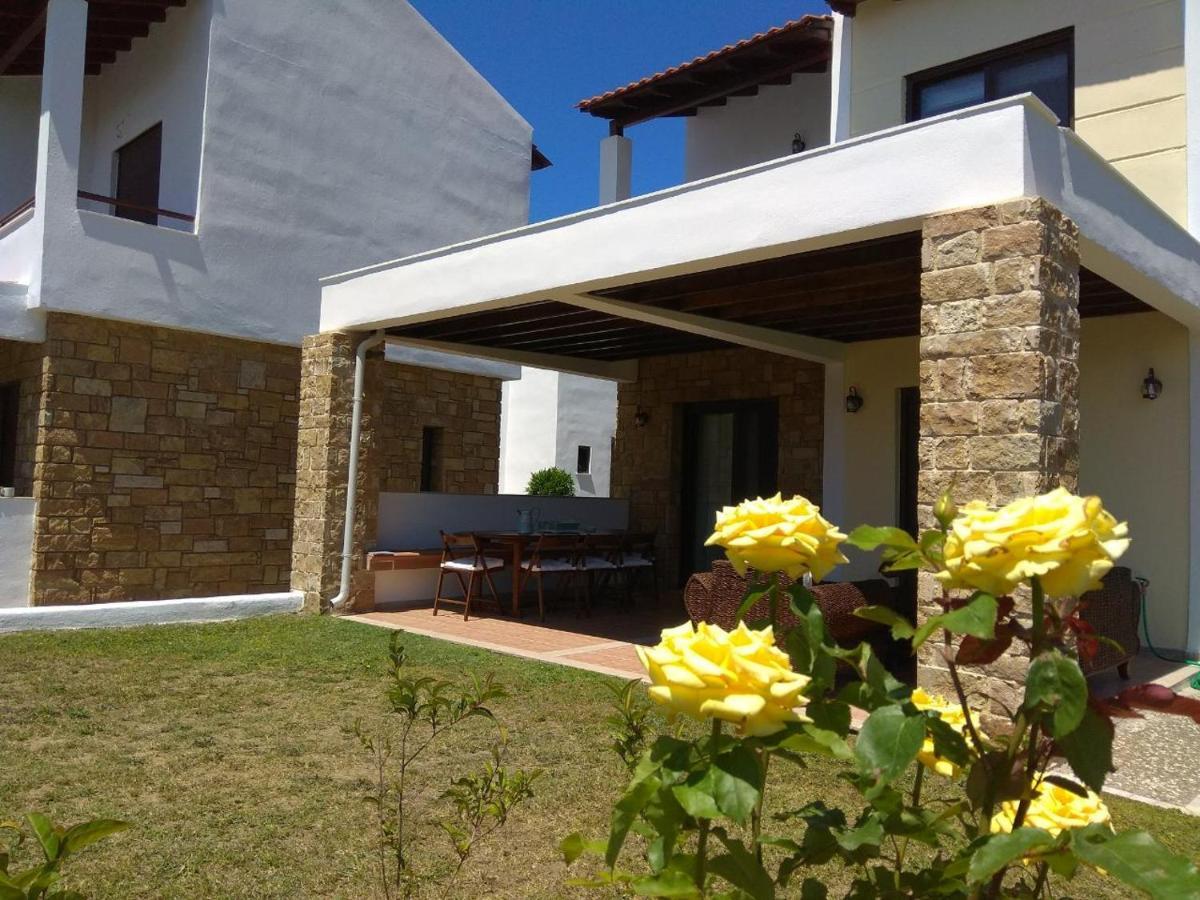 Villa Nadia Nea Skioni Exterior photo